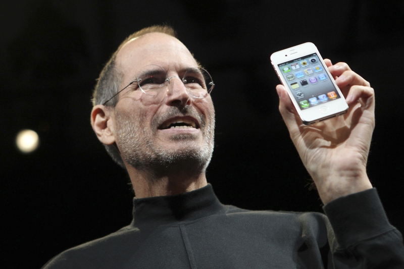 De ce întârzie Apple să livreze noul iPhone 4 White?