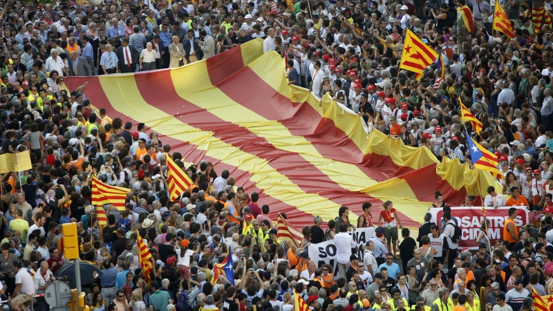Dorinţa catalanilor: "Suntem o naţiune, decidem singuri!"