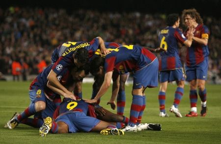 FC Barcelona se împrumută să plătească salariile jucătorilor