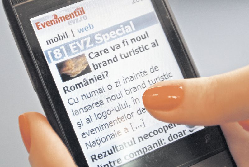 Ochii văd, copilul cere. 3 telefoane pentru puşti