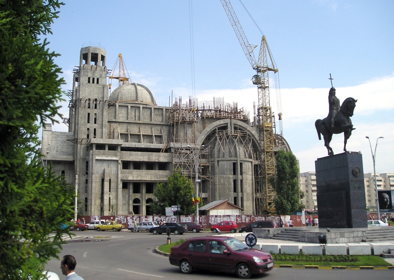 Patriarhia i-a răspuns lui Adrian Năstase