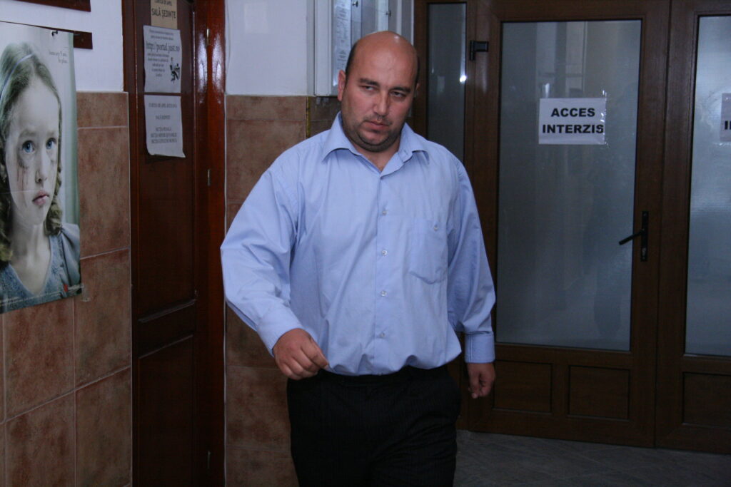 Preotul contrabandist, trimis în judecată