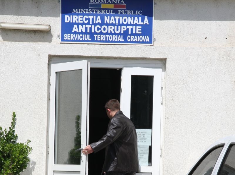 Zeci de primari constănţeni, la DNA