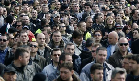 Chiar dacă economia a crescut, rămânem tot în recesiune