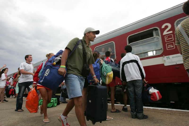 Cum te topeşti în trenurile din România. Reacţia CFR: nu putem decât să suportăm