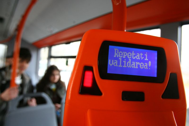 "Mi s-au luat bani pe bilet, deşi am abonament"