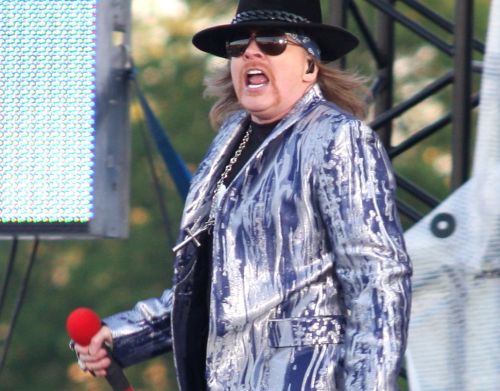 "Nu sunt motive să credem că Guns’N’Roses nu vin la Bucureşti"