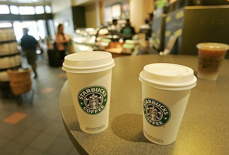 Reduceri pentru clienţii care vin cu cana de-acasă la cafenele în Taiwan