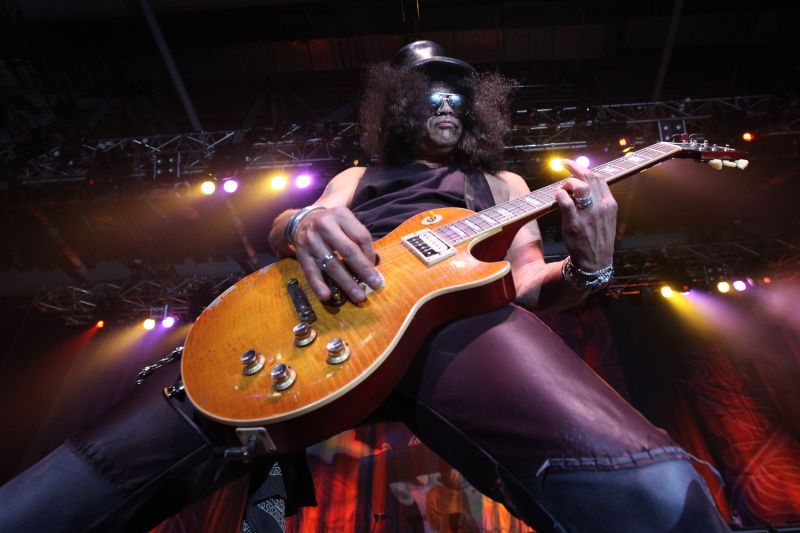 Slash divorţează