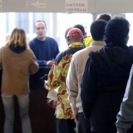 Ţările în care românii îşi doresc să emigreze: Italia, Marea Britanie şi Spania