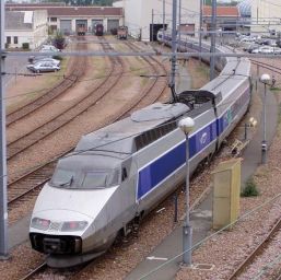 Alertă cu bombă într-o gară din Paris