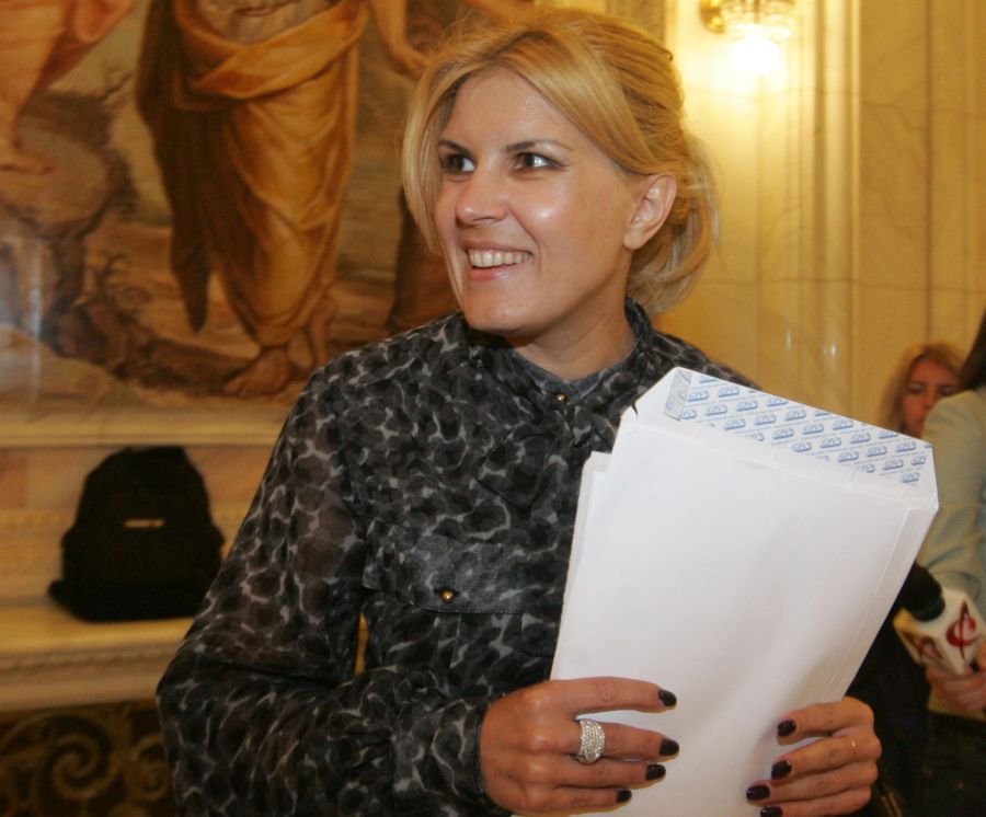 Elena Udrea, Gabriel Oprea şi Nicolae Onţanu îşi dau mâna pentru imobiliare
