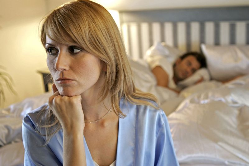 Erecţiile şi excitarea prelungite, tratate la urgenţă şi la psiholog