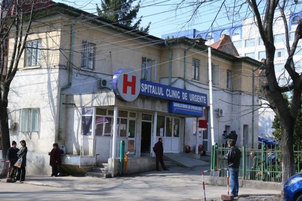 Fetiţă de doi ani în comă după ce a fost lovită de femeia care o îngrijea