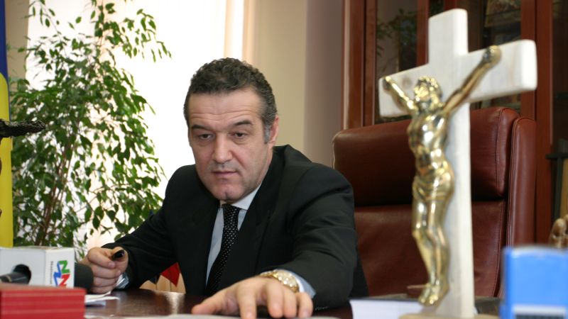 Gigi Becali renunţă la Steaua II