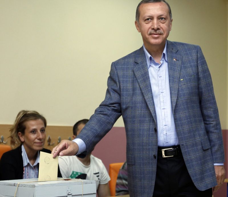 Guvernul turc, tot mai puternic