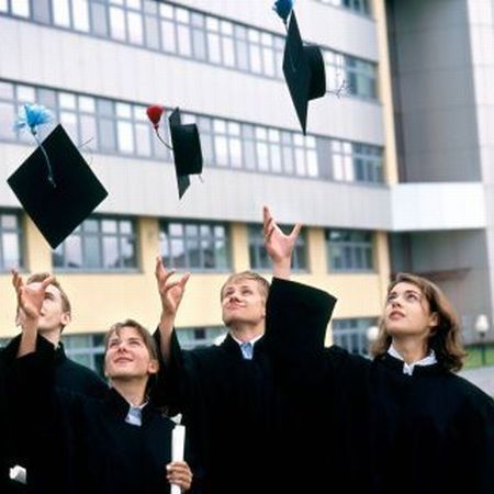Înscrierea la master, scuză pentru a scăpa de angajare