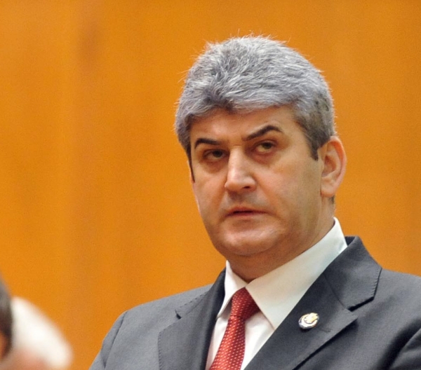 Oprea, în dispută cu senatorii: "Ne văd românii şi ne vede Dumnezeu"
