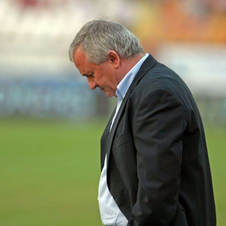 Porumboiu dă în judecată "Marca"