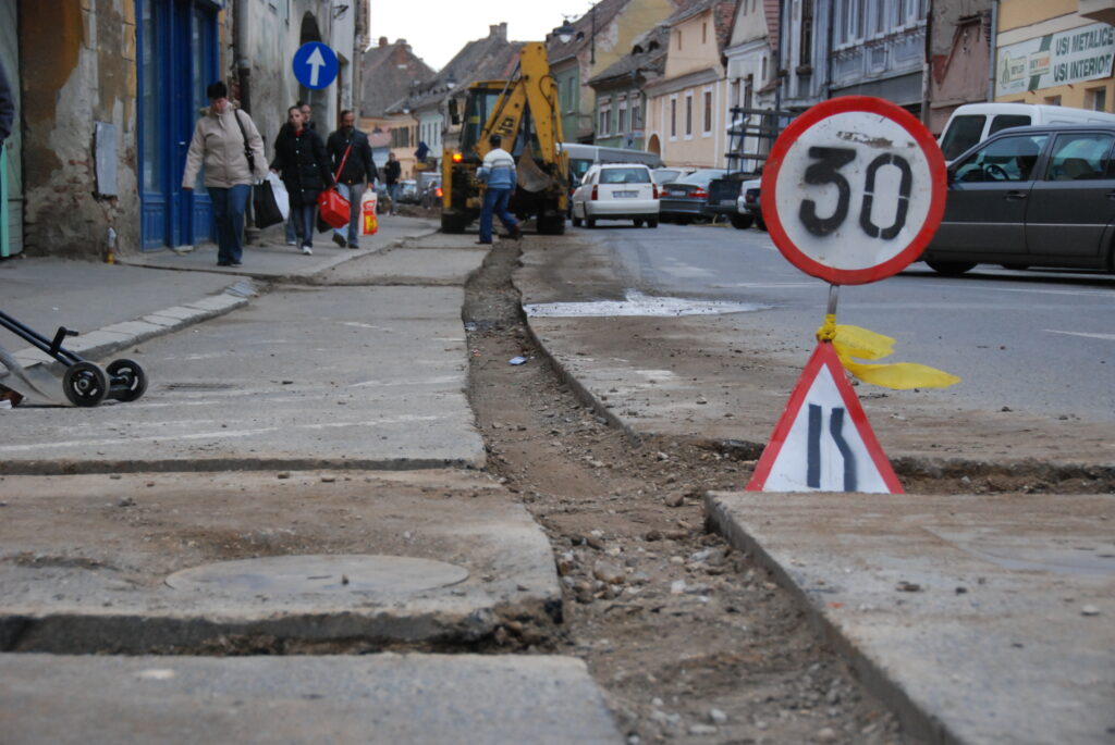 Străzi reabilitate, găurite din nou