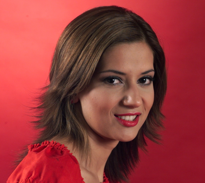 Amalia Enache le întinde o mână copiilor