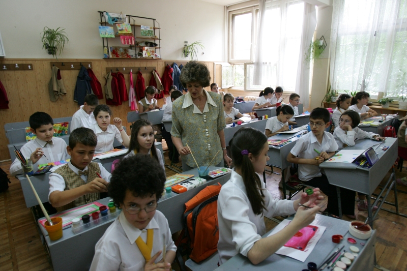 Angajatorii vor să se implice în programa şcolară