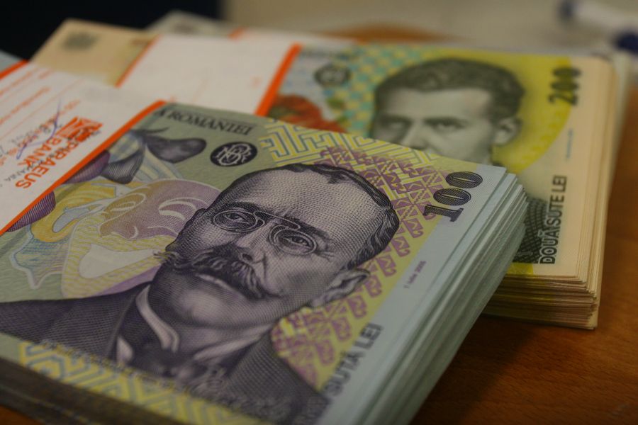 Avocată, şantajată cu "filmuleţe indecente"