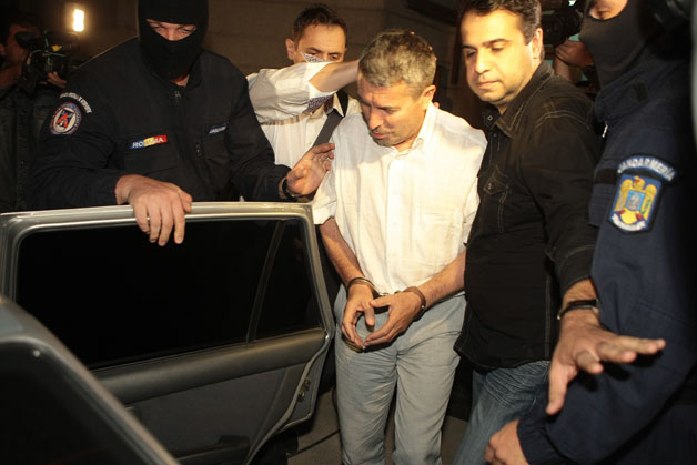 Avram, puroiul şi Securitatea