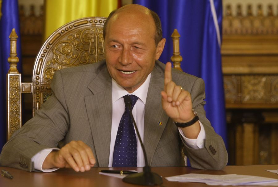 Băsescu a chemat miniştrii la Cotroceni
