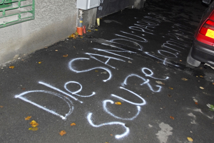 EXCLUSIV: Un suporter îl terorizează pe Mircea Sandu şi i-a vandalizat maşina