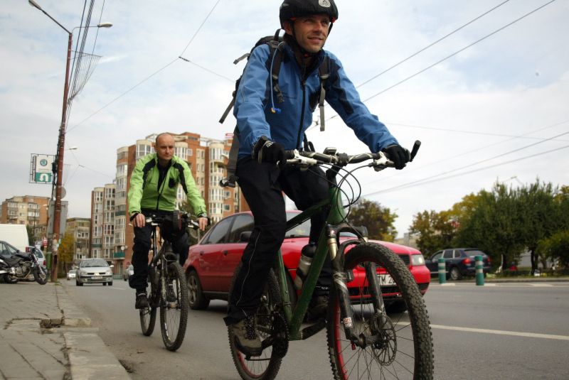 Fundaţie promovată printr-un tur al Europei pe bicicletă