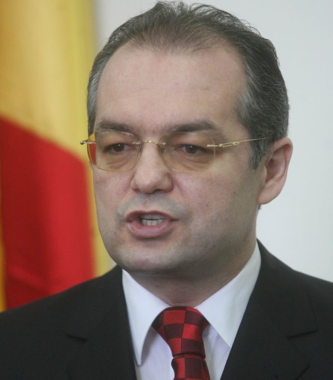 Guvernul analizează amendamentele la legea educaţiei