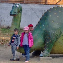 Lumea preistorică povestită copiilor
