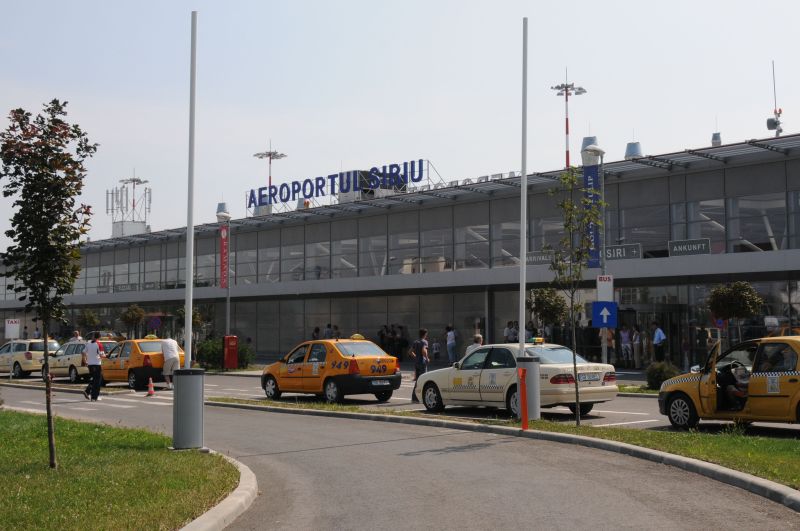 Pensionara abonată la licitaţiile de la aeroport