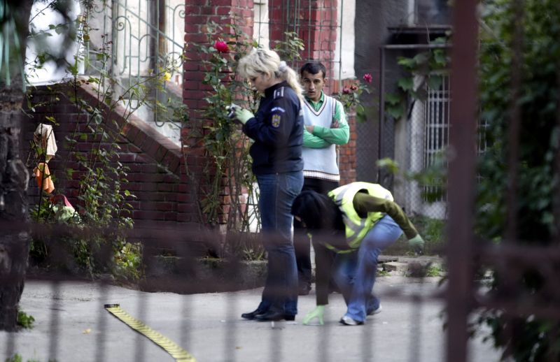 Scandal cu topoare şi pistoale între ţigani
