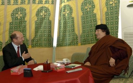 Traian Băsescu, invitat de Gaddafi în Libia la summitul UE-Africa