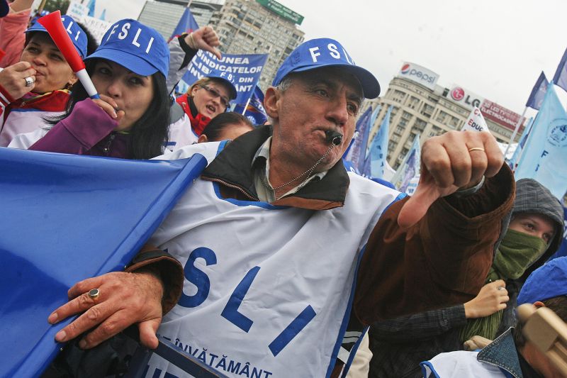"Ziua Mondială a Educaţiei", sărbătorită de români prin proteste