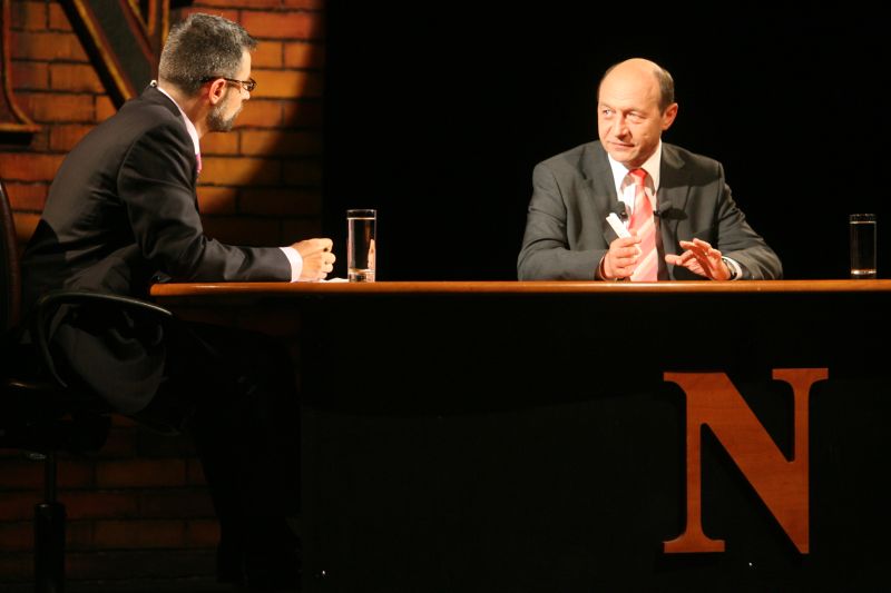 Băsescu, la "Naşul": PNL şi PSD execută strategia Vîntu-Voiculescu. Aşa este. Se coace un nou plan de suspendare