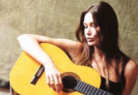 Carla Bruni-Sarkozy, vedetă de benzi desenate