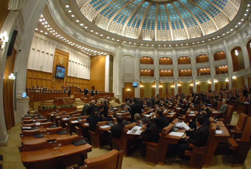 Cât îşi trag parlamentarii, pe faţă, din afacerile cu statul