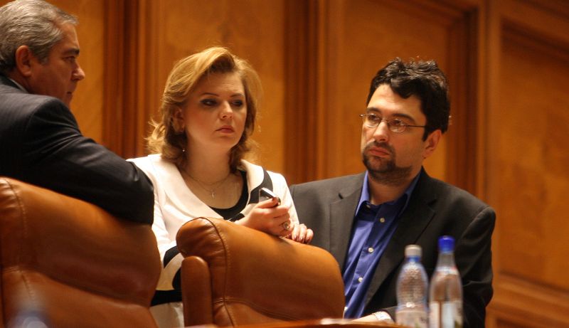 Contre PSD-PDL pe "suspendarea" opoziţiei la Camera Deputaţilor