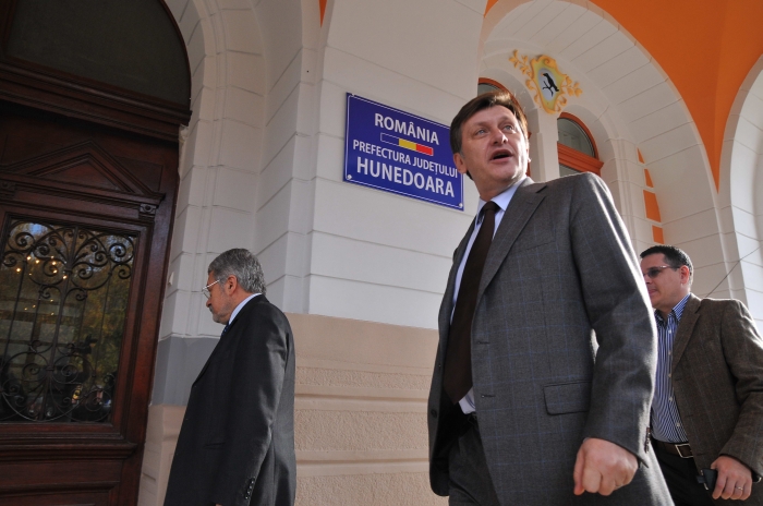 Crin Antonescu: PNL susţine vot uninominal majoritar în două tururi
