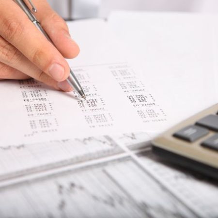 Două firme din trei vor fi afectate de criză şi în 2011
