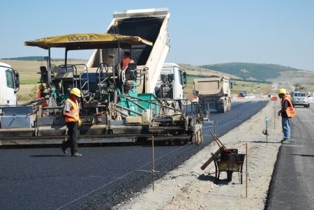 Emil Boc şi Anca Boagiu au inaugurat 12 km din Autostrada Transilvania