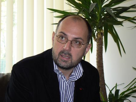 Flutur: Coaliţia susţine asumarea răspunderii pe legea salarizării