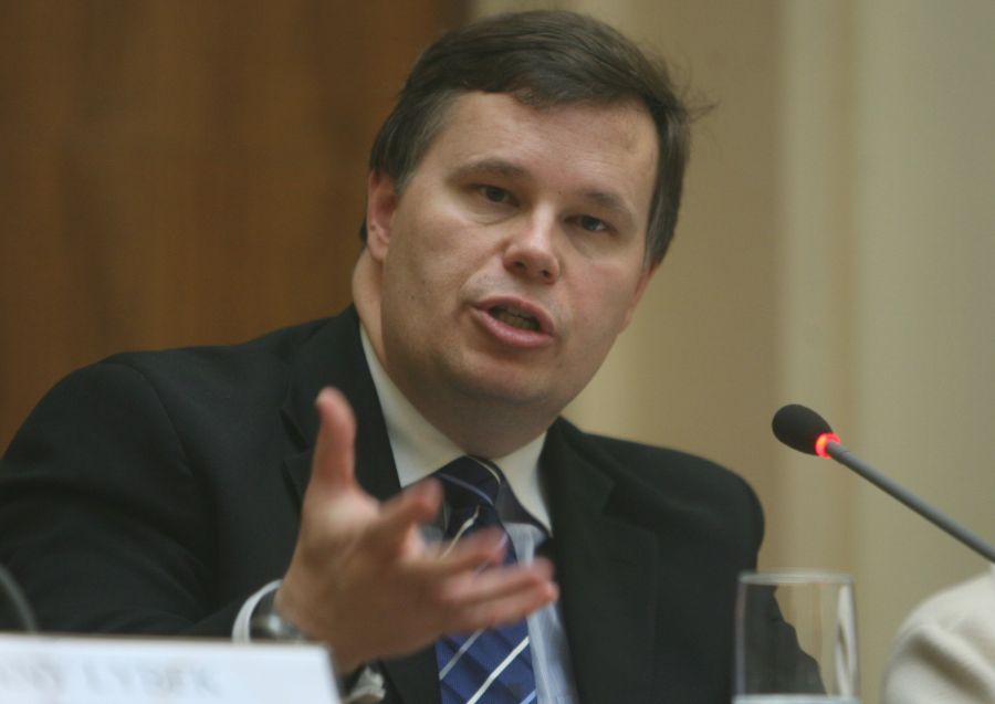 FMI: Cu o cotă unică de 10%, România va depăşi limita de deficit din 2011