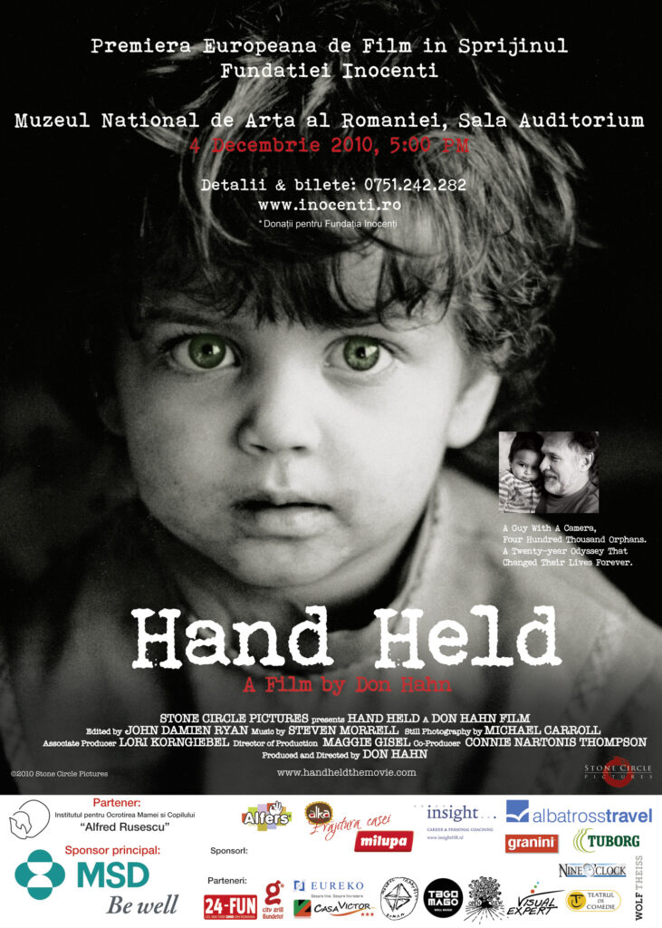 "Hand Held" se lansează în România