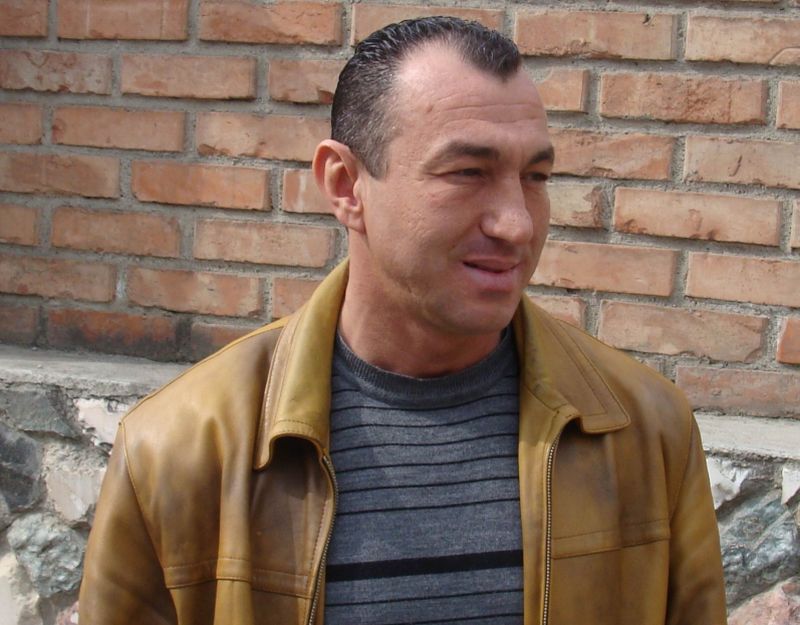 Interlopi reţinuţi pentru ţepe cu materiale de construcţii