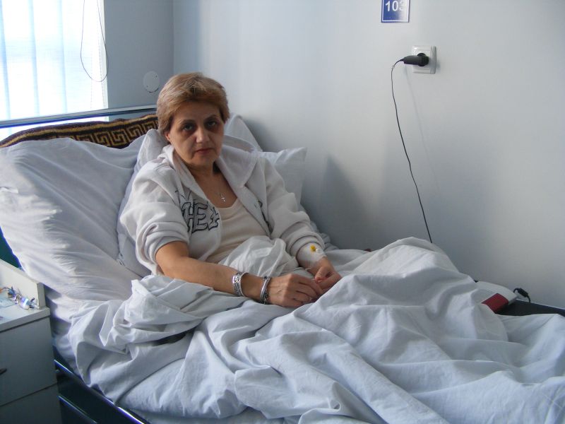 Învăţătoarea Cristiana Anghel a renunţat la greva foamei după 70 de zile