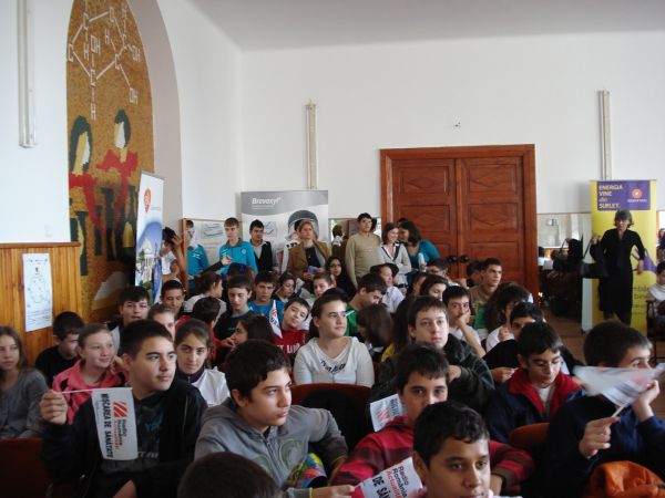 Liceenii caută soluţii pentru afaceri contracronometru